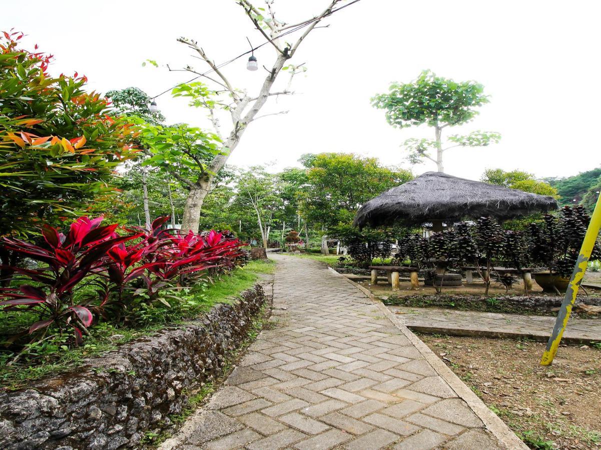 Oyo Homes 91134 Desa Wisata Tebing Lingga Trenggalek Екстериор снимка